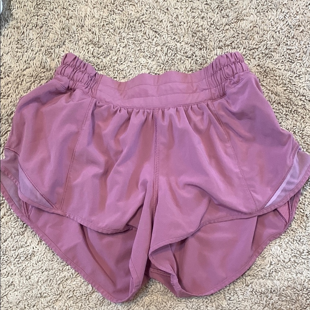 Women's lululemon hotty hotShorts